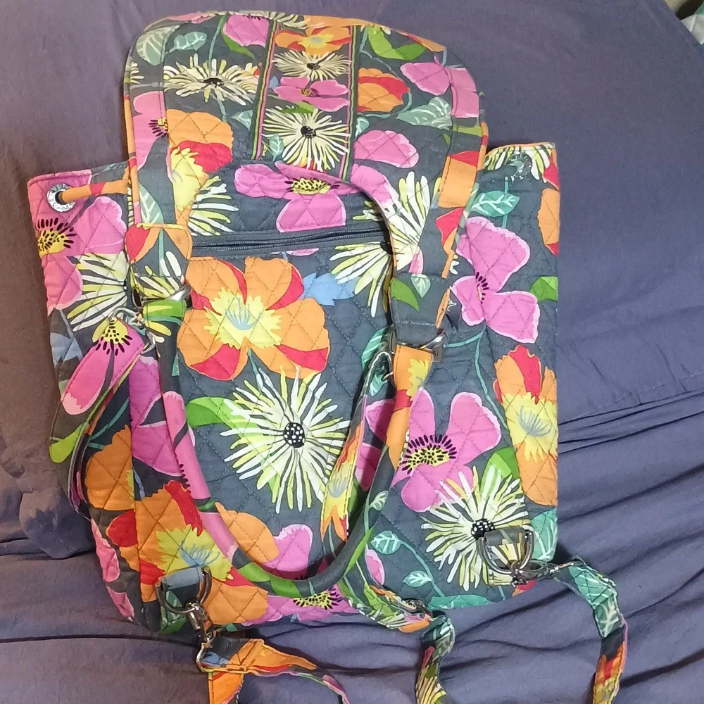 Vera Bradley Floral Patterned Backpack and Wallet Set. - Picture 4 of 9